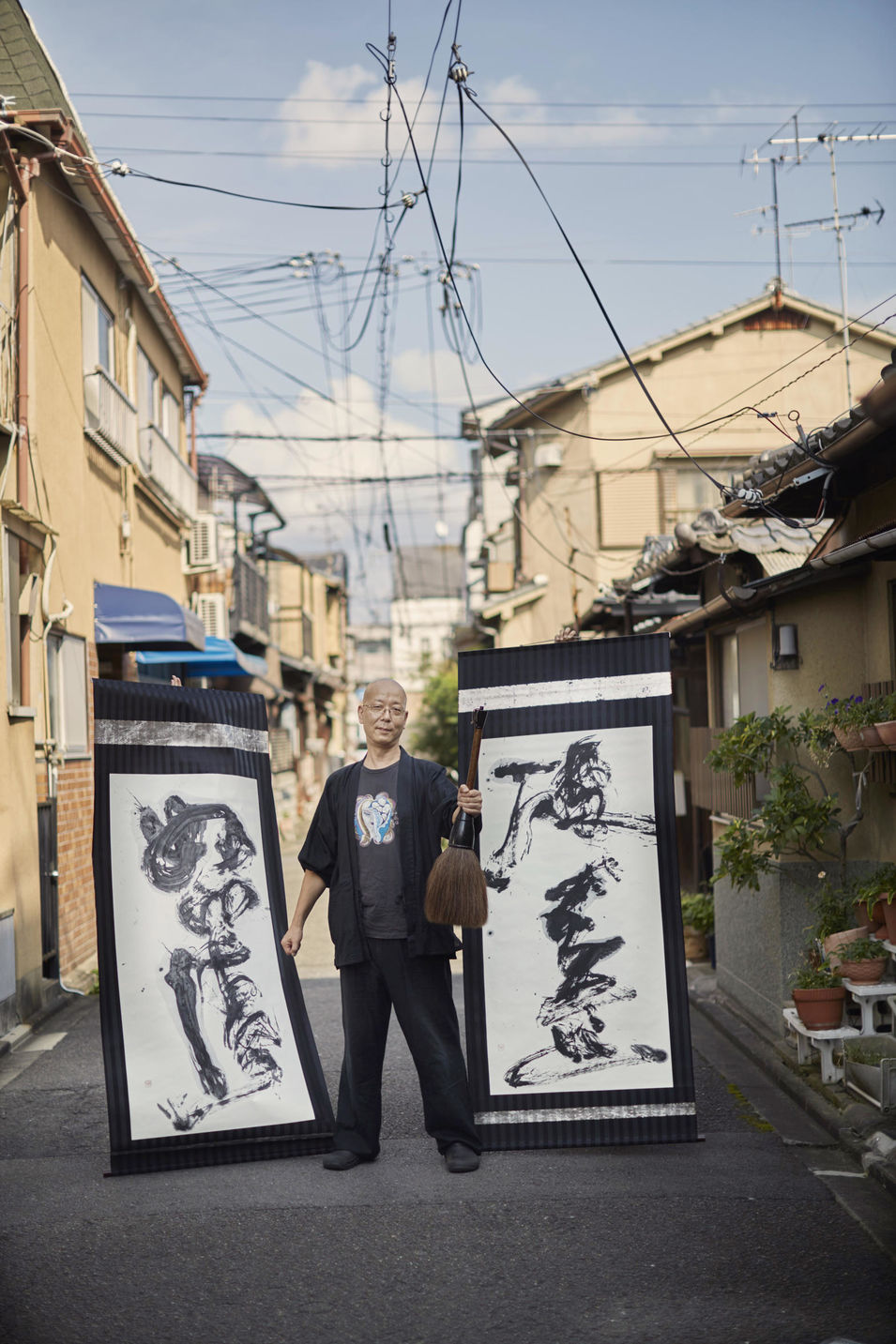 Der japanische Kalligraphie Künstler Shoshu in Kyoto. Fotografiert für das Mercedes Magazin.